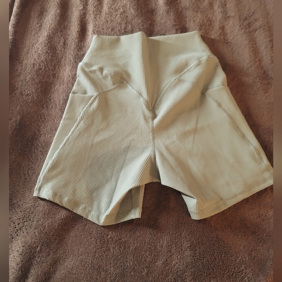 Sunzel Women's Shorts High Waist Tummy Control/ Deep Pockets Green Sz XS SNWOT - Picture 7 of 9